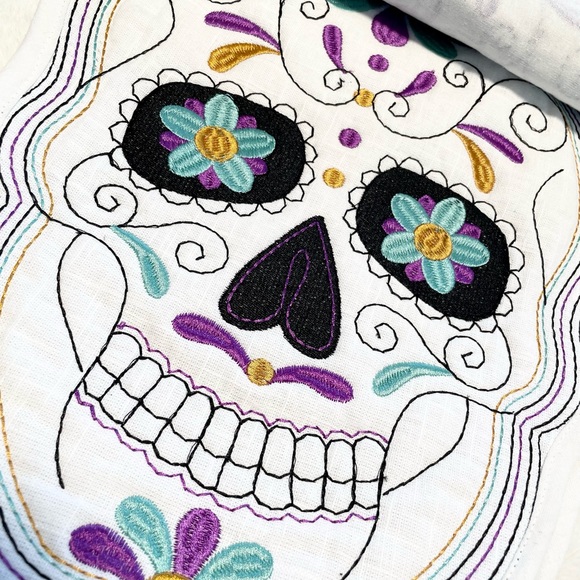 NWT Set of 4 Day of The Dead Skull/ Skeleton Placemats - Picture 2 of 6